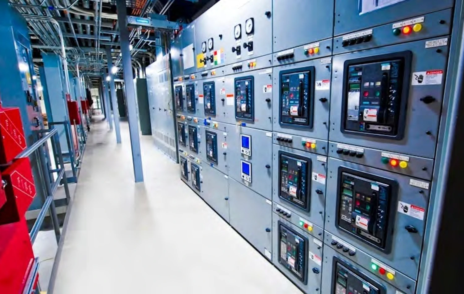 Electrical retrofit of UPS and distribution equipment in an operational data center in San Antonio, Texas